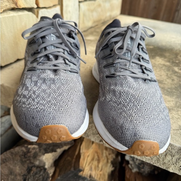 Nike Air Zoom‎ Pegasus 36 Running Gray and Black Sneakers Sz-8. J main image 7